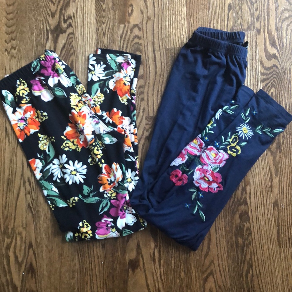 Two pairs of Agnes and Dora leggings